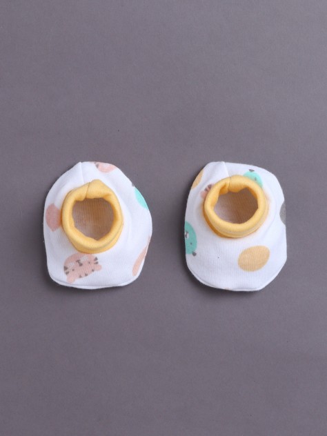 BUMZEE White & Yellow Boys Cotton Cap Mitten Bootie Set